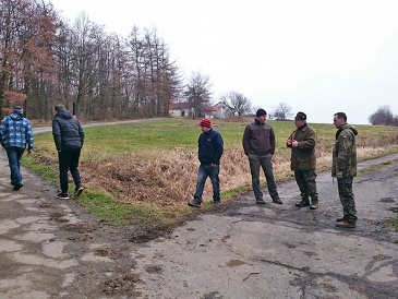 Sobotní schůze pracovní skupiny k plánovanému čištění remízky