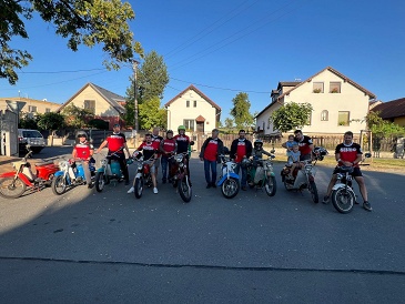 Připrava jezdců na osmý ročník výpravy do Sence