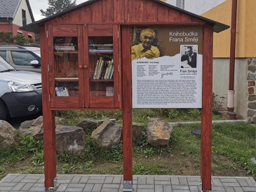 V centru obce byla zřízena knihobudka