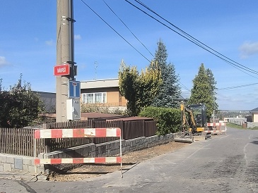 Probíhá oprava chodníků Na Pískovně a v ulici Ve Dvoře