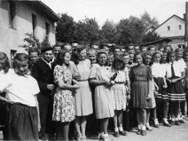 Vítaní kmotrů (u rodného domu Frana Směji)
