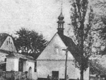 Vzhled staré kaple z r. 1722, která stála před usedlostí p. Steyera čp. 19 před opravou roku 1922-23