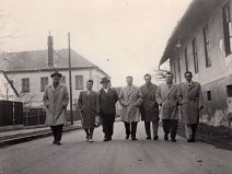Delegace: ?, paní Konečná, ?, Halška, ?, Lumír Jelonek, Kubesa starosta.