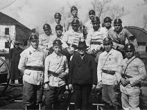 Rok cca 1935 vlevo dole Ludvik Jelonek (5.8.1901) manžel Marie rozené Ulmanové. 4. vlevo dole je jeho bratr Bohumil Jelonek.