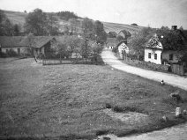 Pohled na Přerovec vlevo Adamčik a zvonička (zdroj: paní Němá)